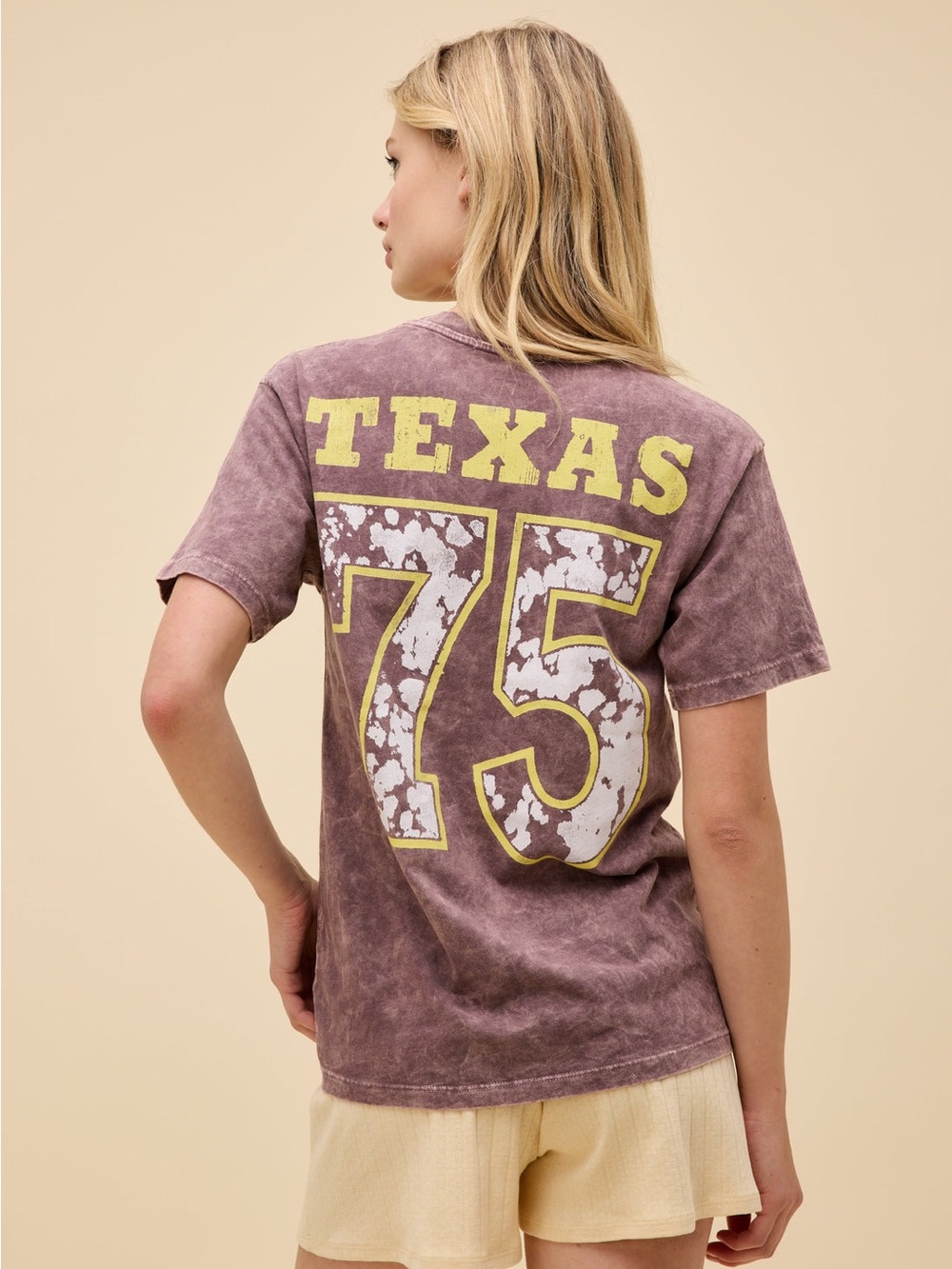 NWT Daydreamer Willie Nelson Red Headed Stranger Weekend Tee - Picture 2 of 6